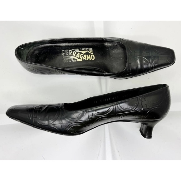 Salvatore Ferragamo Sz 6.5 AA Black Logo Horseshoe Embossed Square Toe Pumps - Picture 8 of 12